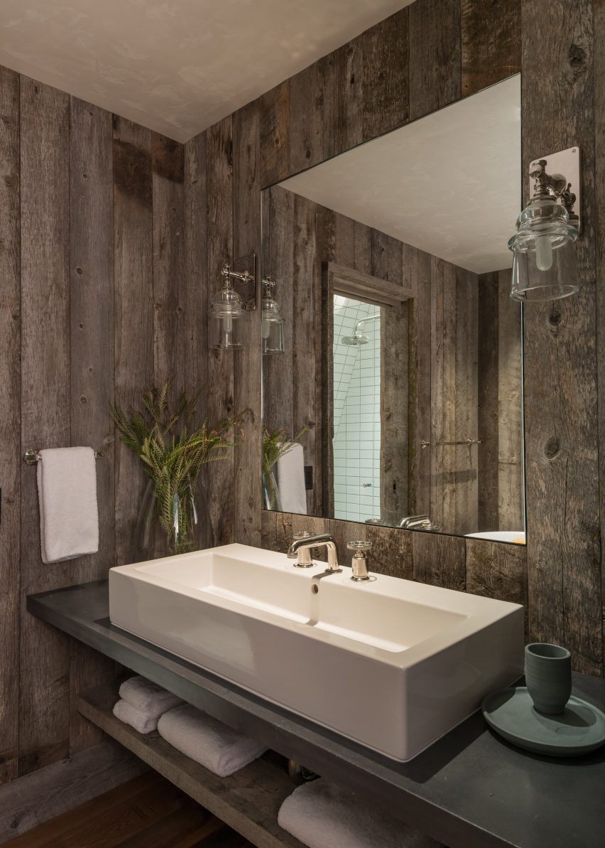The Barn by Carney Logan Architects