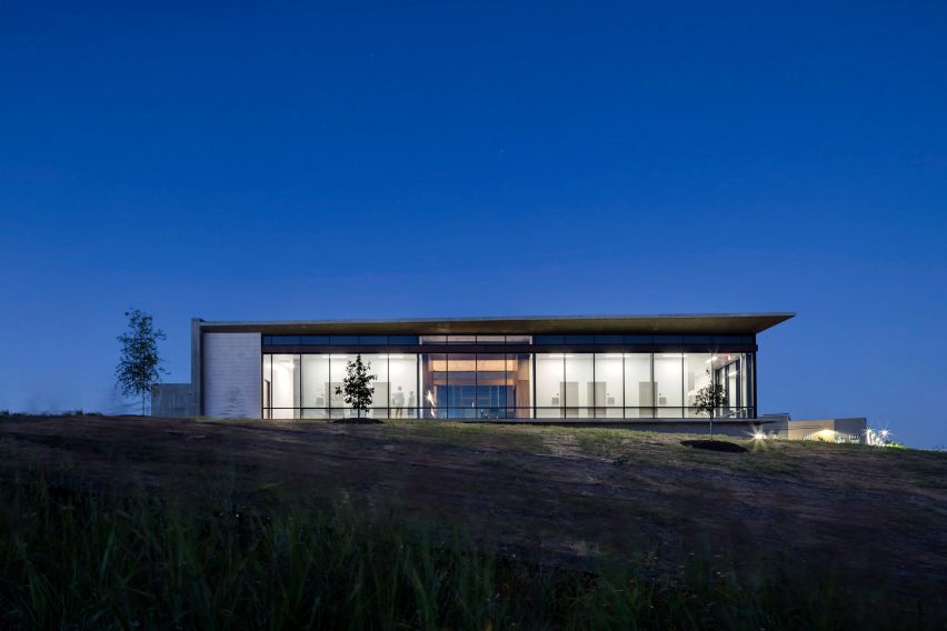 Westlake Dermatology by Matt Fajkus Architecture