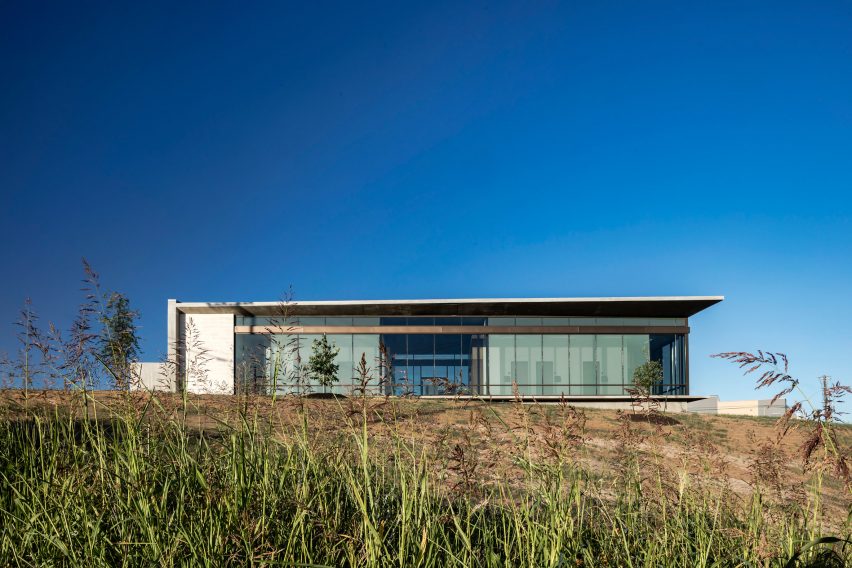 Westlake Dermatology by Matt Fajkus Architecture