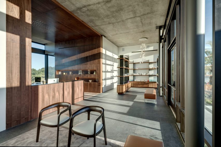 Westlake Dermatology by Matt Fajkus Architecture
