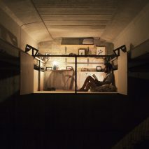 Fernando Abellanas suspends micro studio beneath a bridge in Valencia