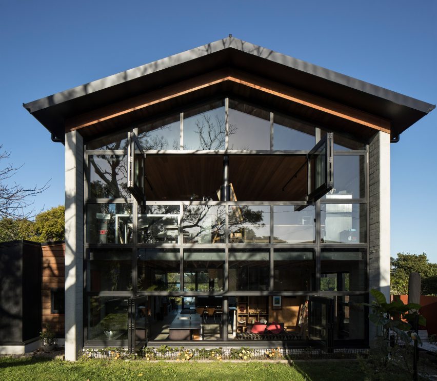 Anzac Bay House by Vaughn Mcquarrie