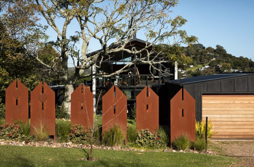 Anzac Bay House by Vaughn Mcquarrie