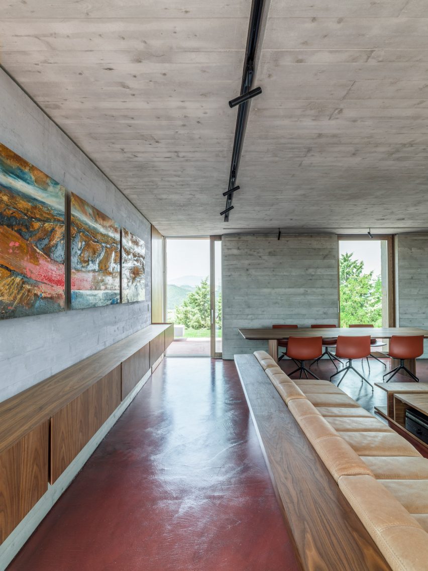 AP House by GGA Architects