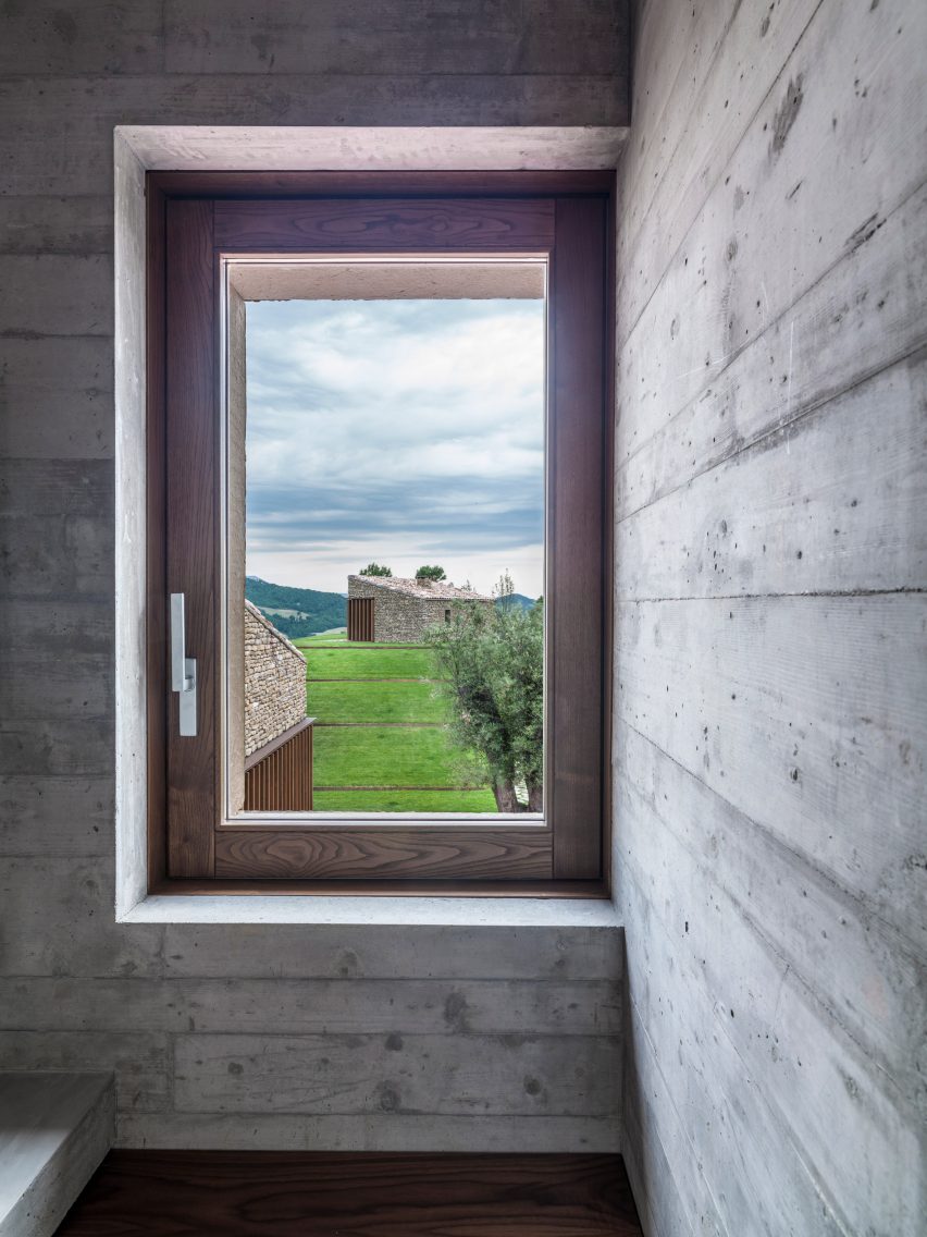 AP House by GGA Architects