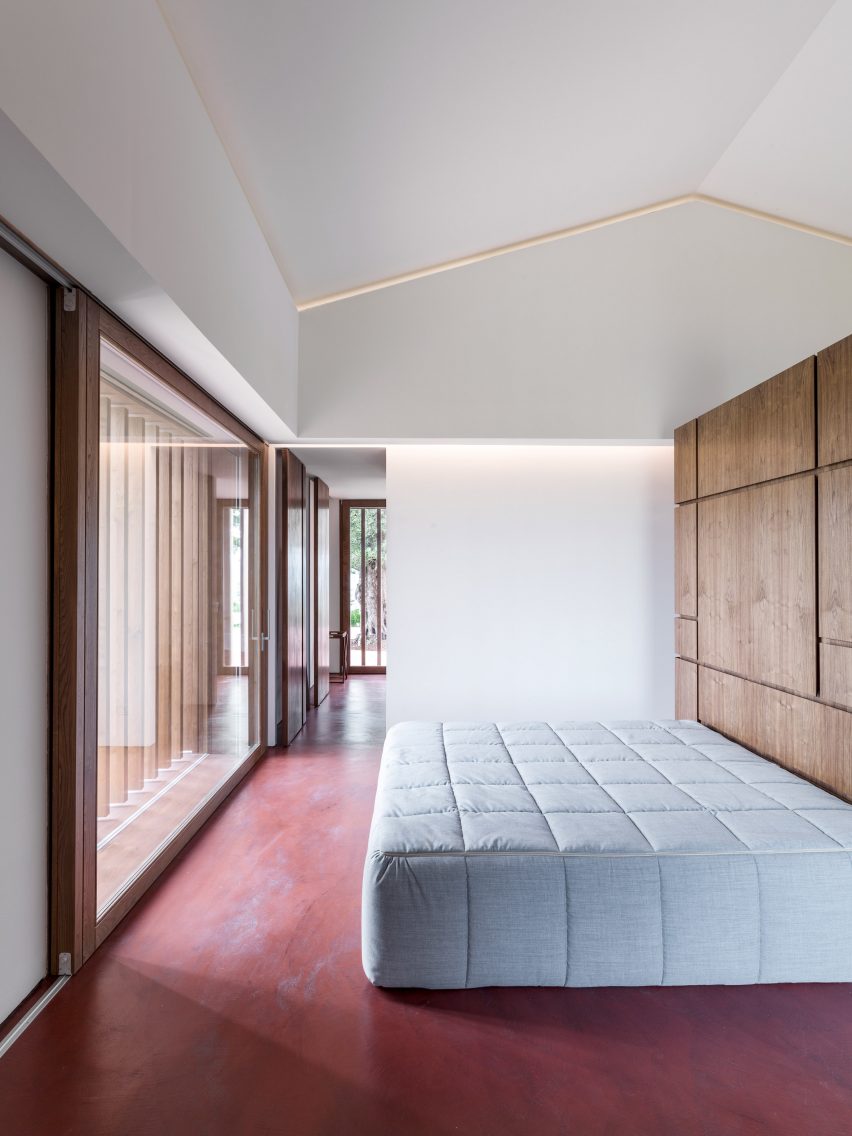 AP House by GGA Architects