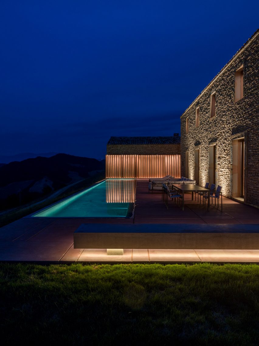AP House by GGA Architects