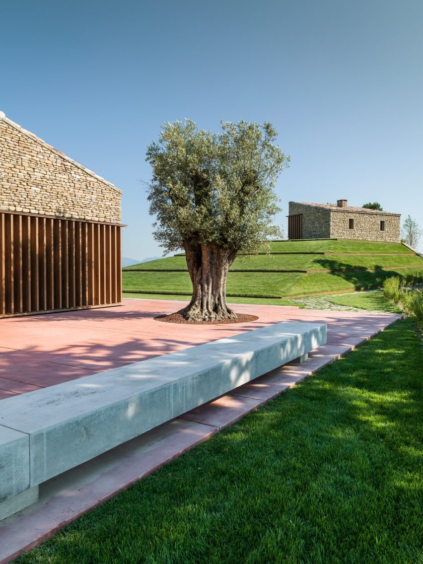 AP House by GGA Architects