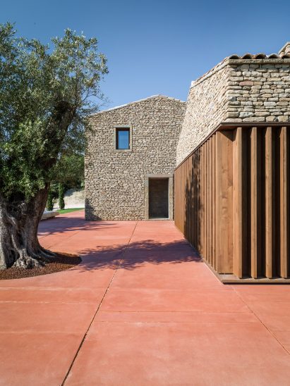 AP House by GGA Architects