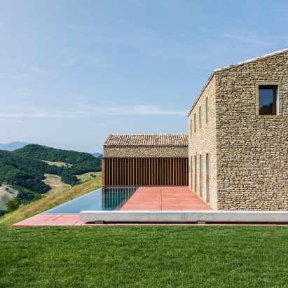 AP House by GGA Architects