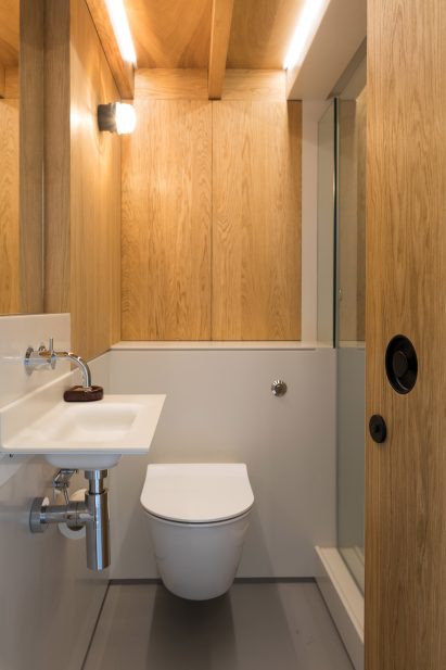 Francisco Sutherland Architects insert an oak structure into a Barbican flat