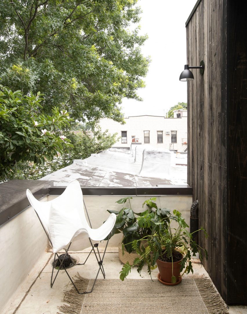 Brooklyn Row House 1 by Office of Architecture