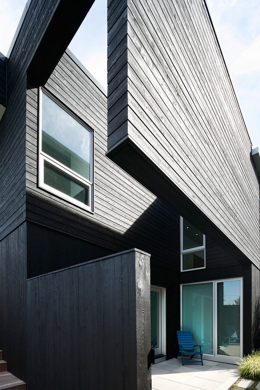 Cantilever House by Robert Hutchison Architecture