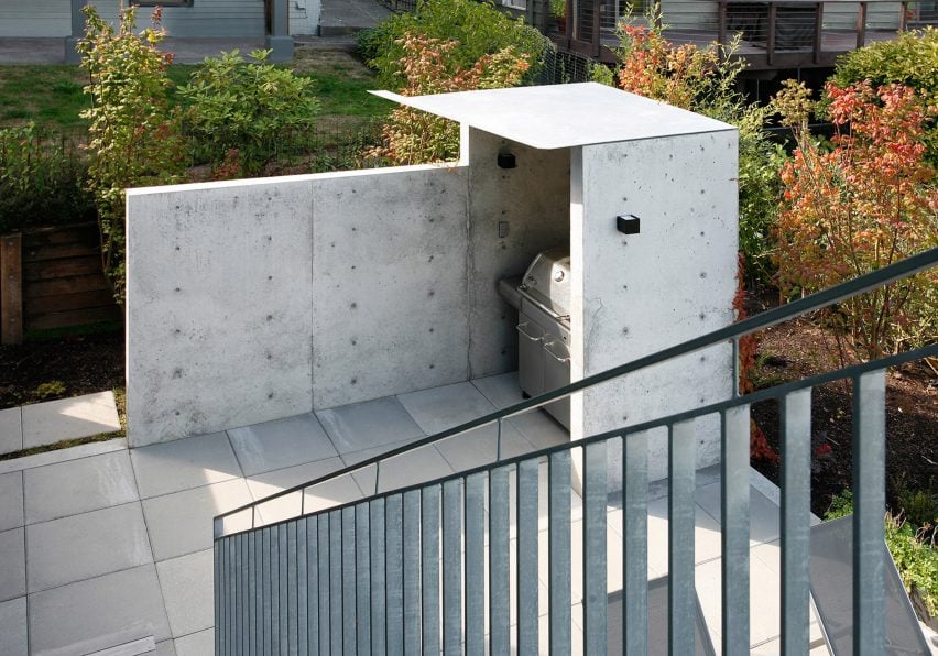 Cantilever House by Robert Hutchison Architecture