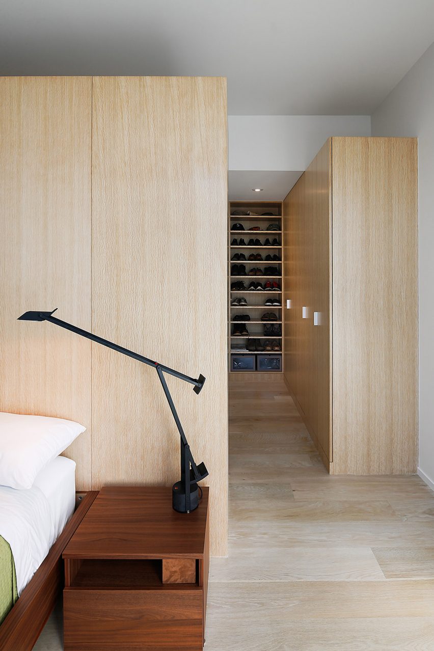 Cantilever House by Robert Hutchison Architecture