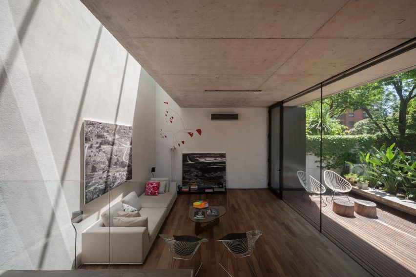 Architecture firm Dieguez Fridman designs concrete Corner House in Buenos Aires