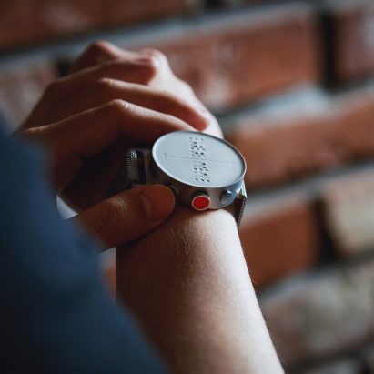 Smartwatch for the visually impaired displays information in braille