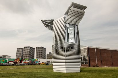 Smog Vacuum by Daan Roosegaarde