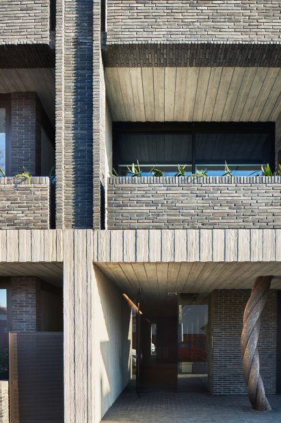 Architecture firm Woods Bagot design apartment complex