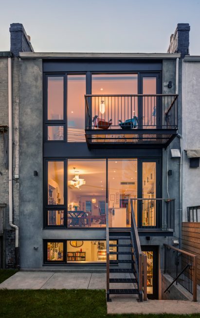 House for Booklovers and Cats by BFDO Architects