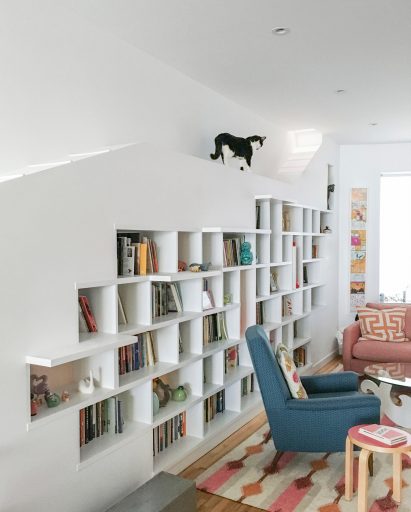 House for Booklovers and Cats by BFDO Architects