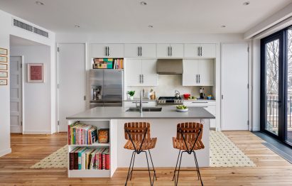 House for Booklovers and Cats by BFDO Architects