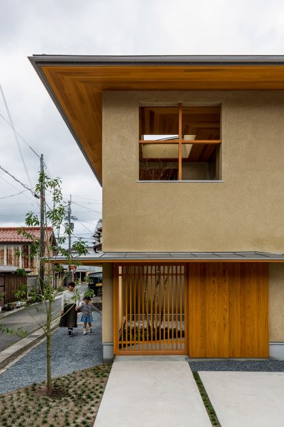 Kyomachi House by Hearth Architects
