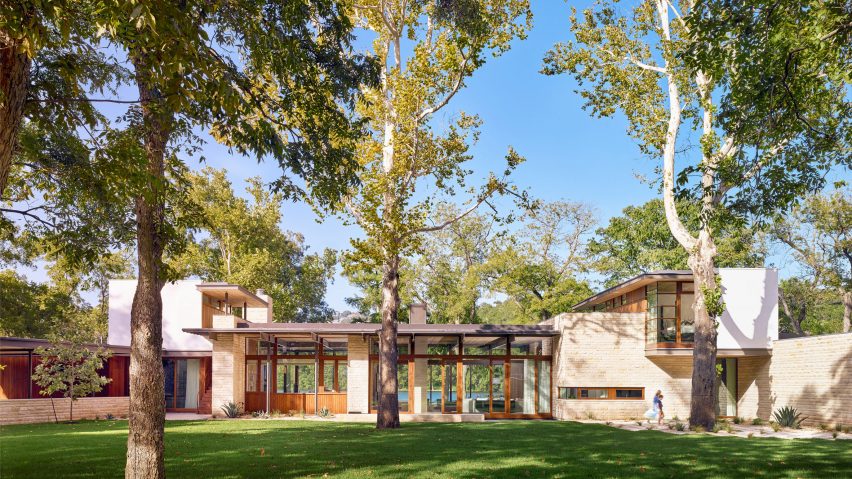Lake Austin Residence by A Parallel Architecture