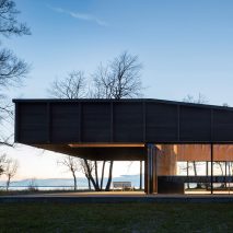 Michigan Lake House by Desai Chia Architects