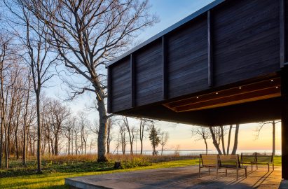 Michigan Lake House by Desai Chia Architects