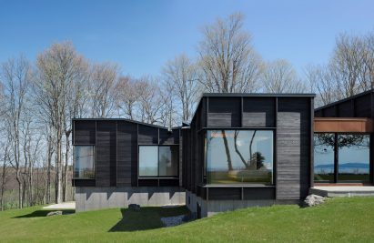 Michigan Lake House by Desai Chia Architects