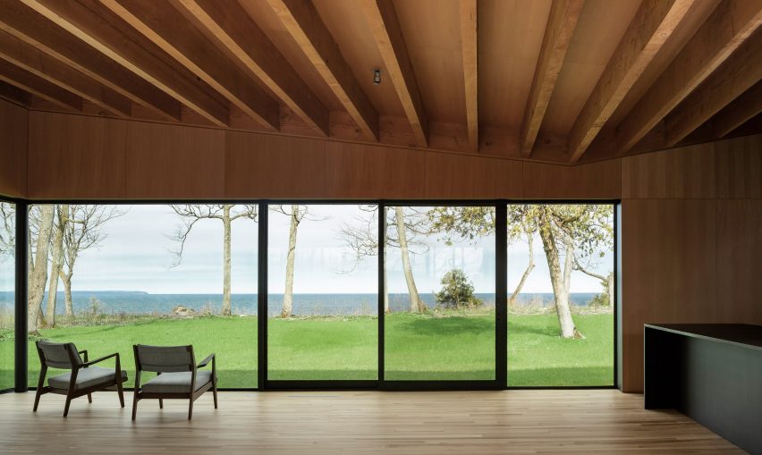 Michigan Lake House by Desai Chia Architects