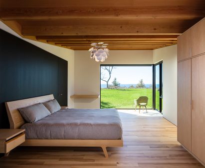 Michigan Lake House by Desai Chia Architects