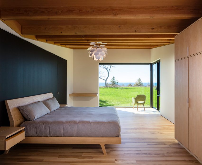 Michigan Lake House by Desai Chia Architects