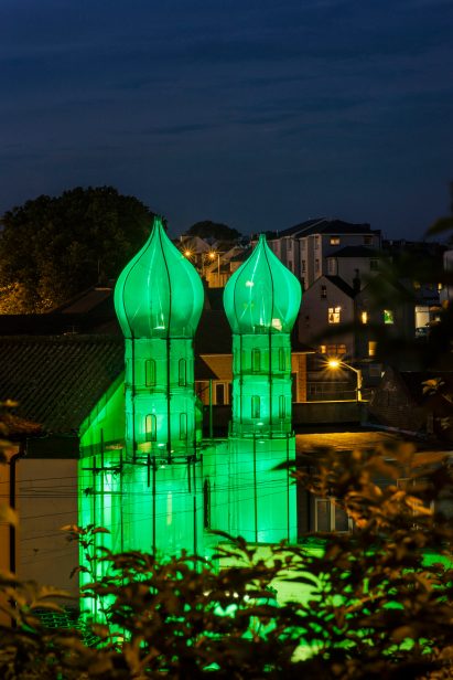 Minaret by HoyCheong Wong