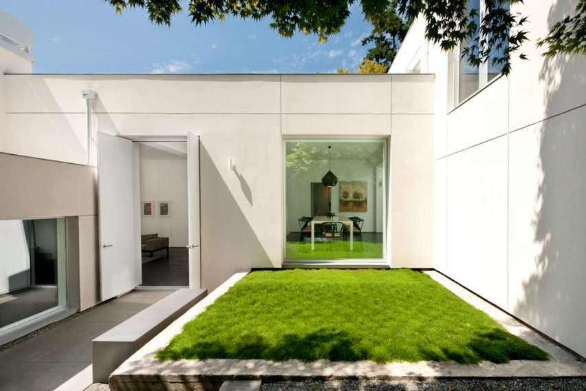 Modern Oasis by SkB Architects