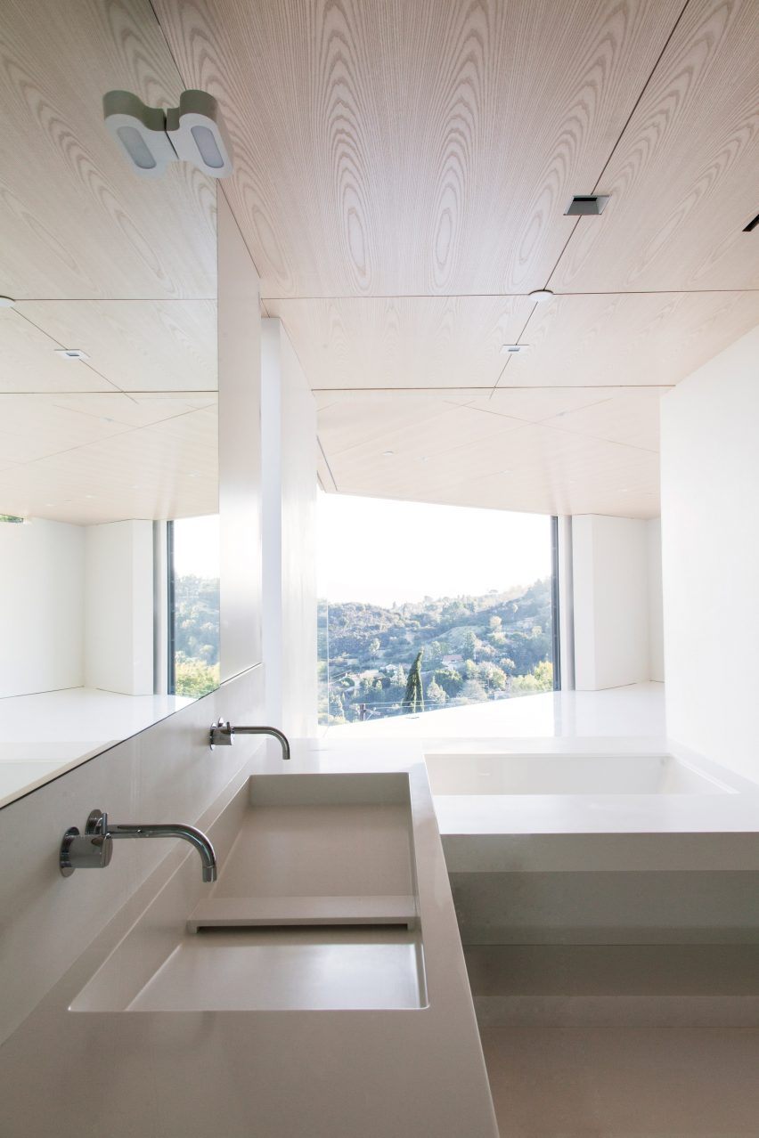 Mullholland Drive by 1m Project