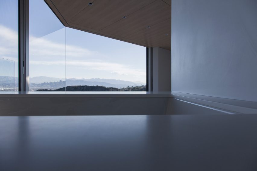 Mullholland Drive by 1m Project