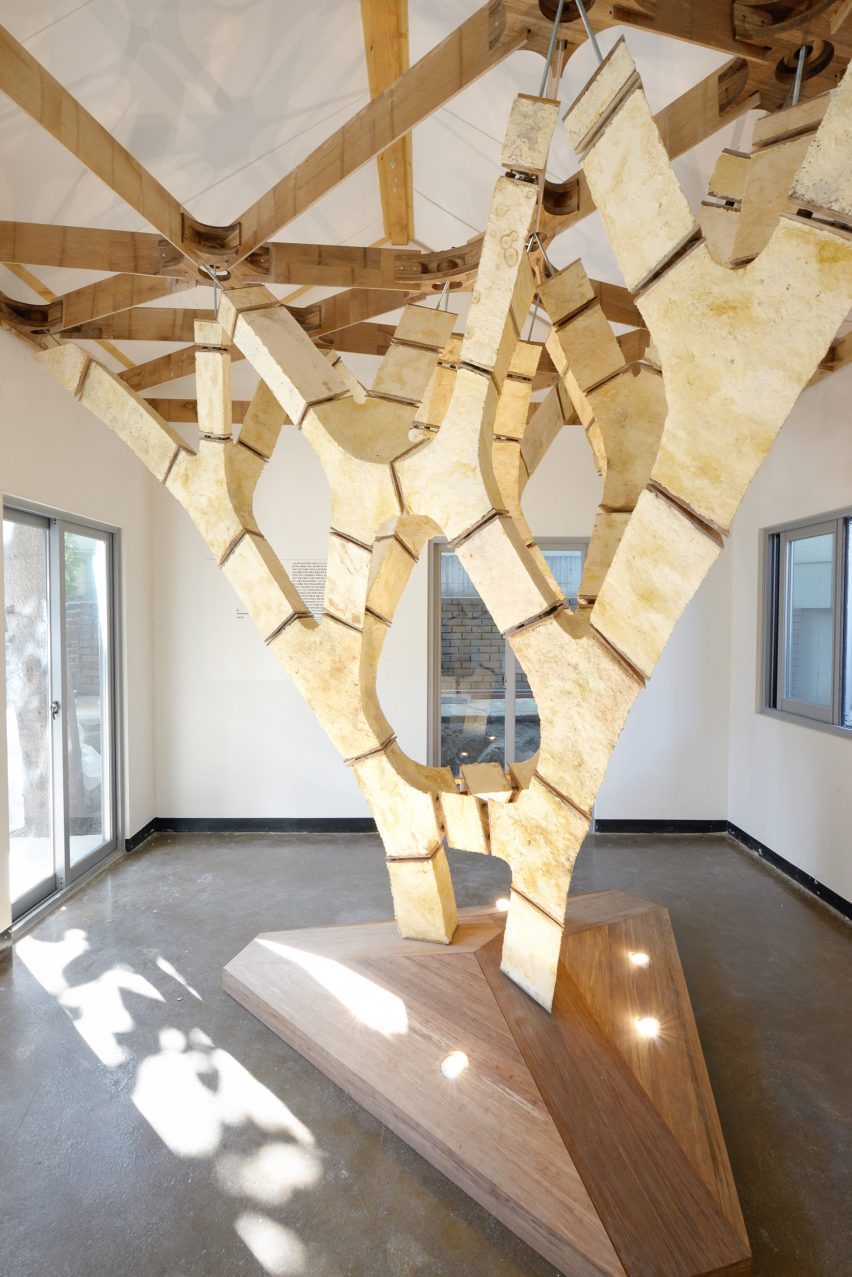 Engineers Dirk Hebel and Philippe Block use fungi to build self-supporting structures