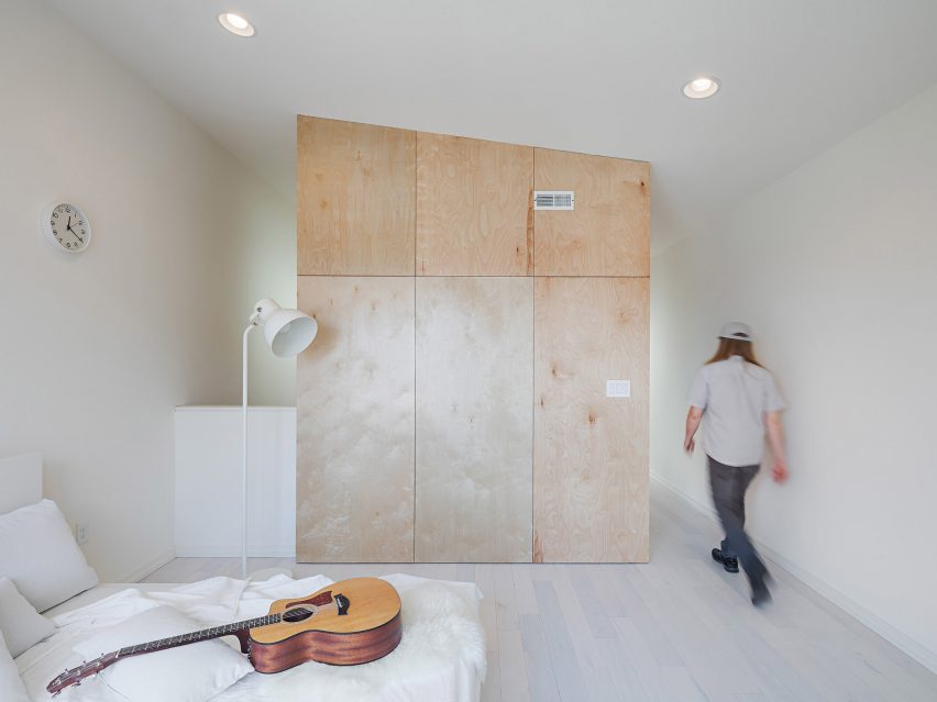 Outside-In House by ISA