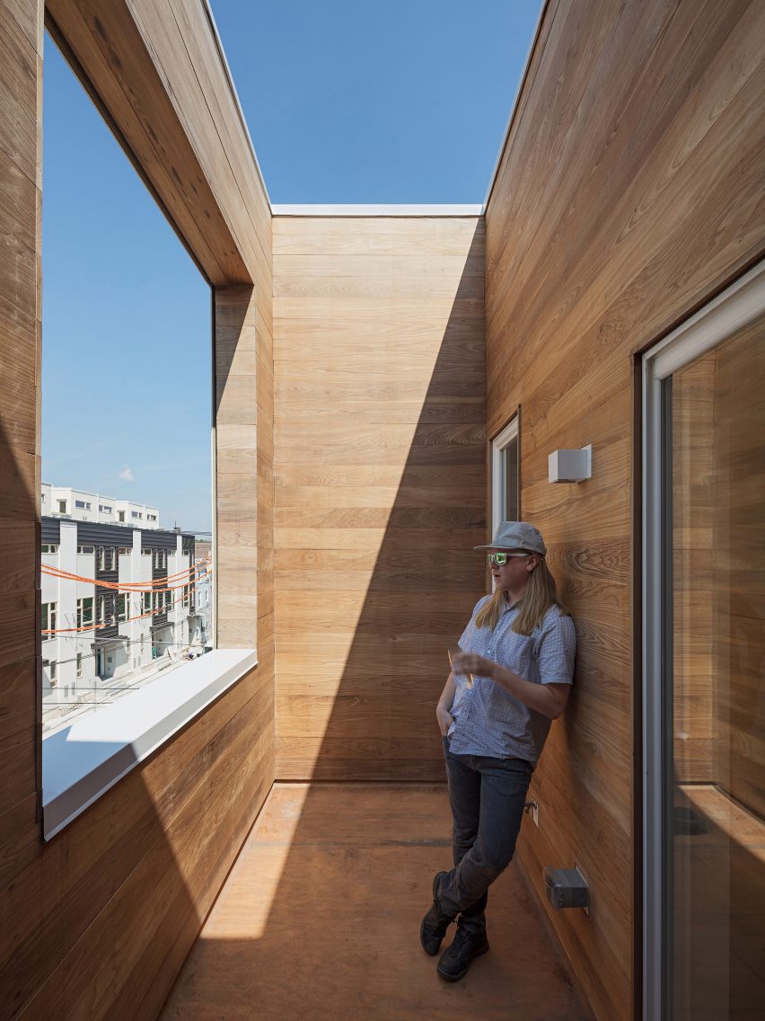 Outside-In House by ISA