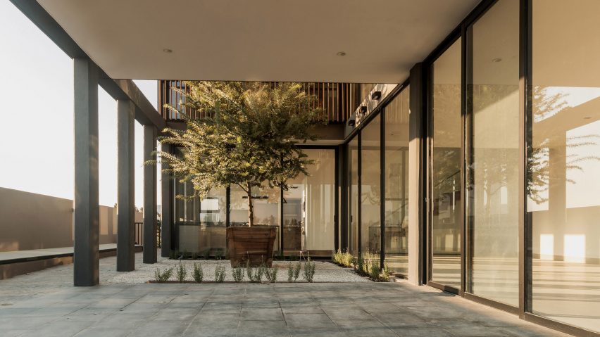 Puerta Lomas House by santoscreativos