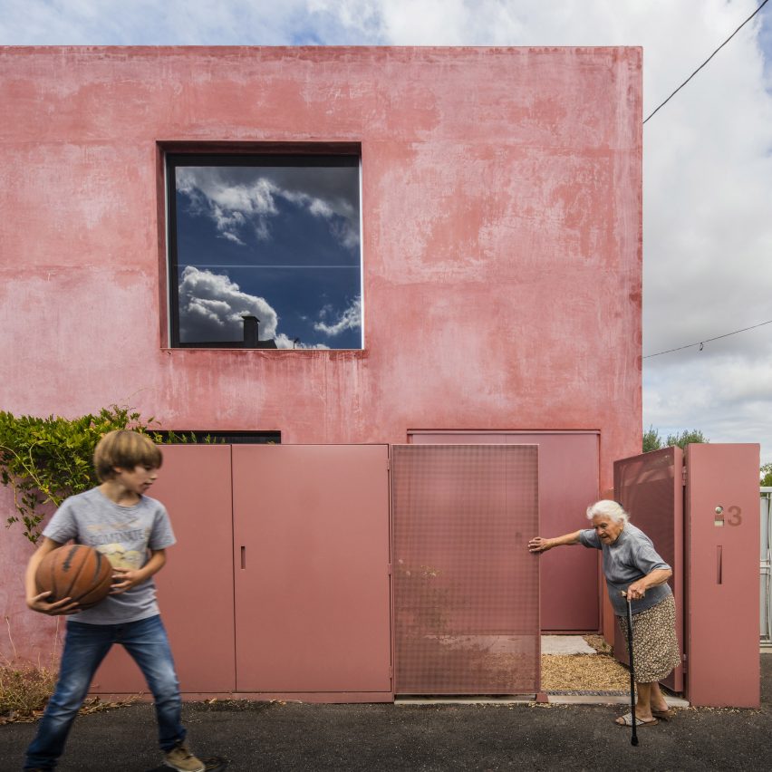 Red House winery by Extrastudio
