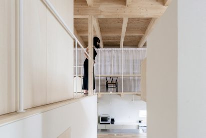 Jun Igarashi Architects have devised an ingenious solution for Hokkaido's snowy winters