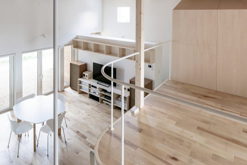 Jun Igarashi Architects have devised an ingenious solution for Hokkaido's snowy winters