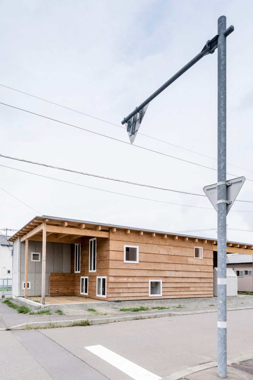 Jun Igarashi Architects have devised an ingenious solution for Hokkaido's snowy winters