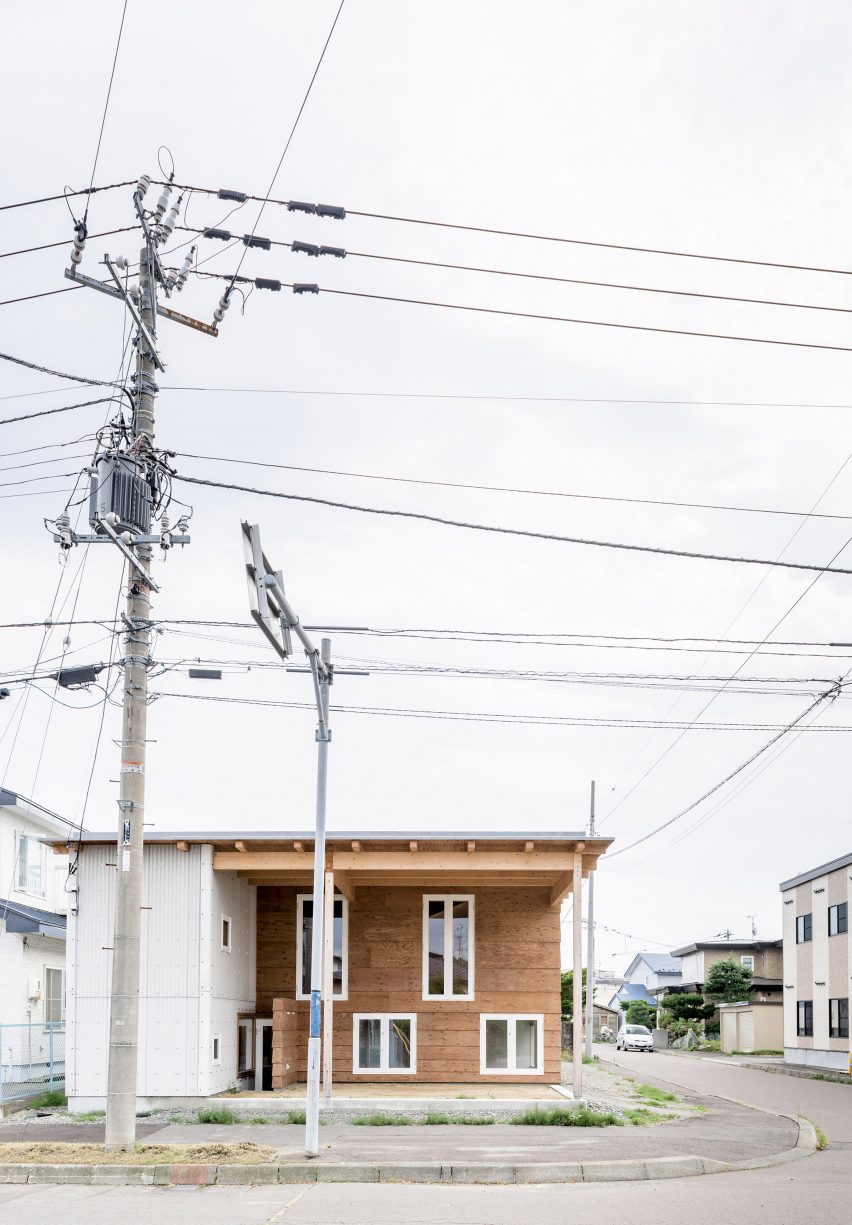 Jun Igarashi Architects have devised an ingenious solution for Hokkaido's snowy winters