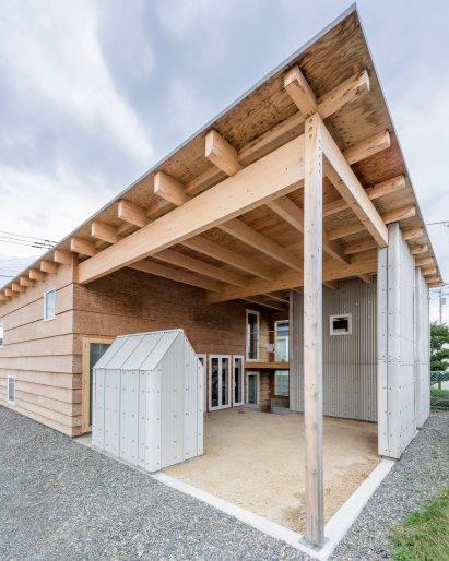 Jun Igarashi Architects have devised an ingenious solution for Hokkaido's snowy winters