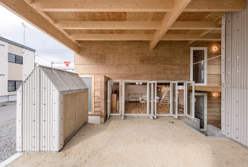 Jun Igarashi Architects have devised an ingenious solution for Hokkaido's snowy winters