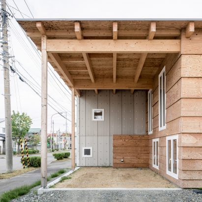 Jun Igarashi Architects have devised an ingenious solution for Hokkaido's snowy winters